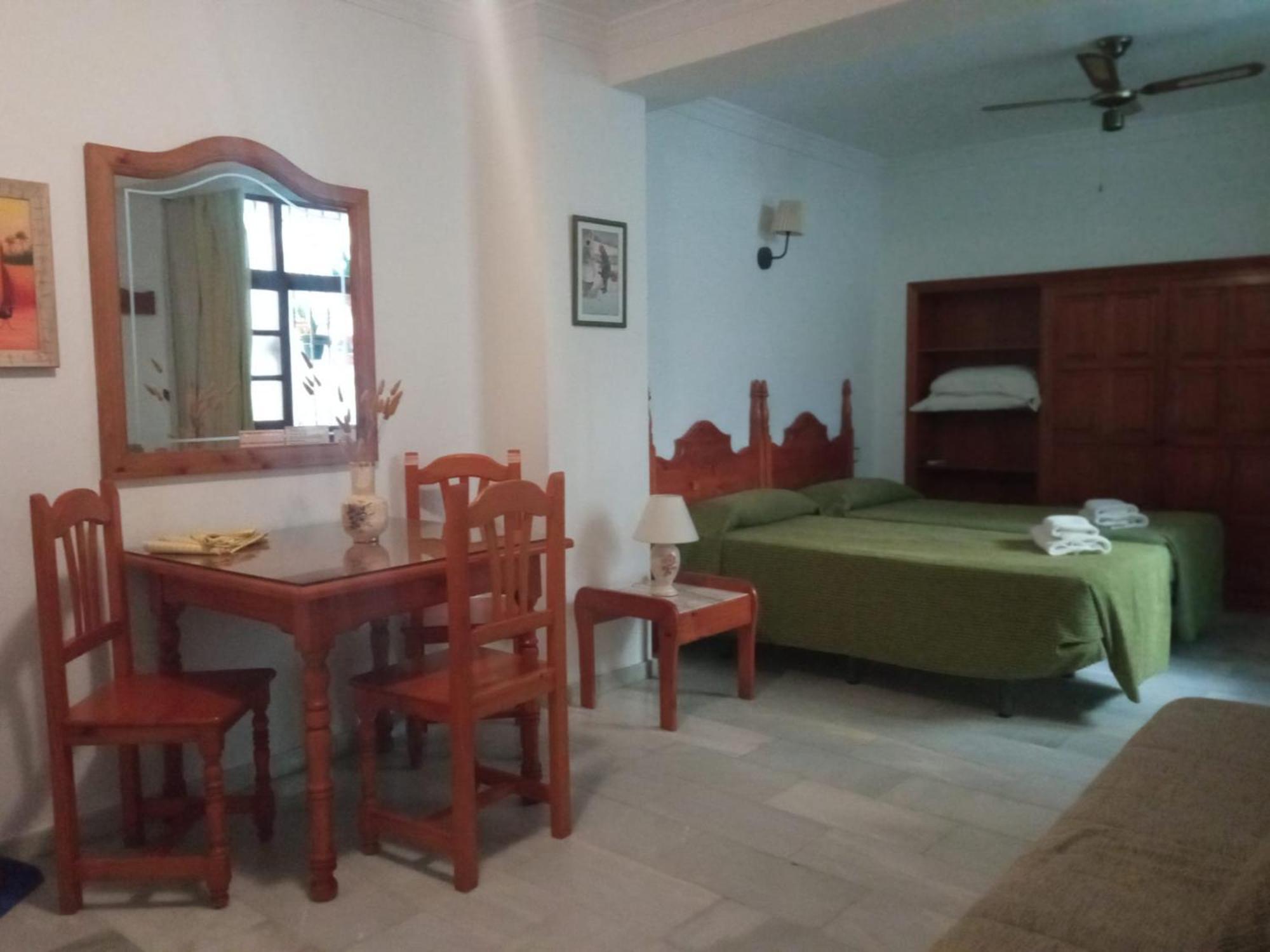 Apartamentos Pepe Mesa Nerja Eksteriør billede